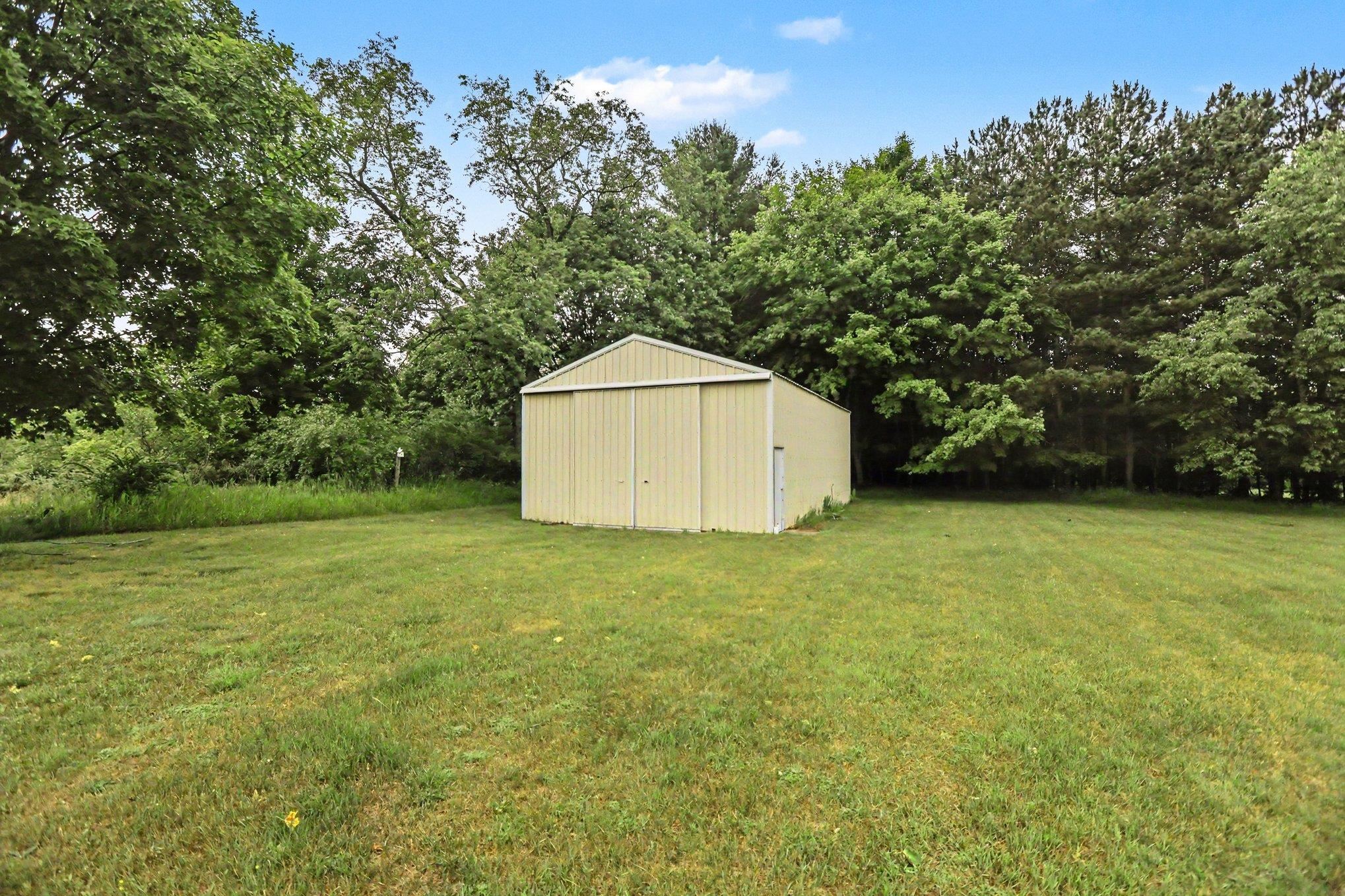 131 George Street Frankfort, MI 49635 - Photo 4 of 36 1947522-7db32d2b-b29d-4817-911d-e2cc2678339b.JPG