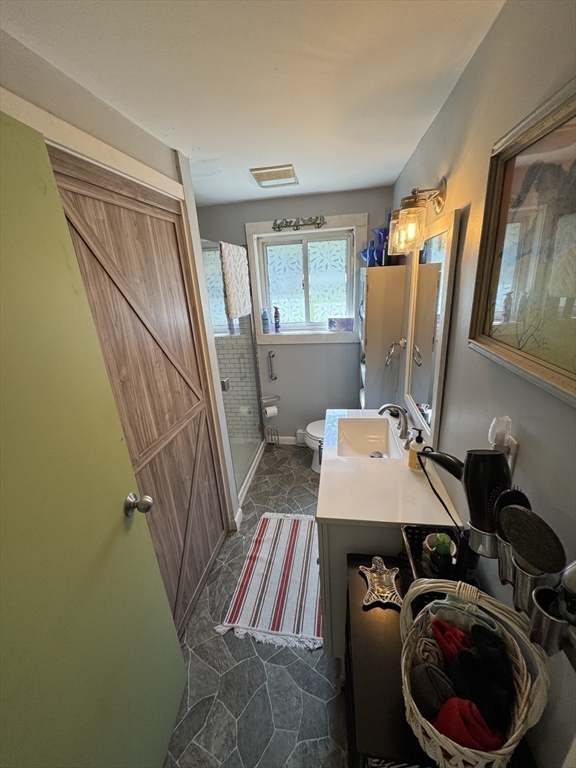 116 Brookfield Road Brimfield, MA 01010 - Photo 19 of 26 a room with musical instruments