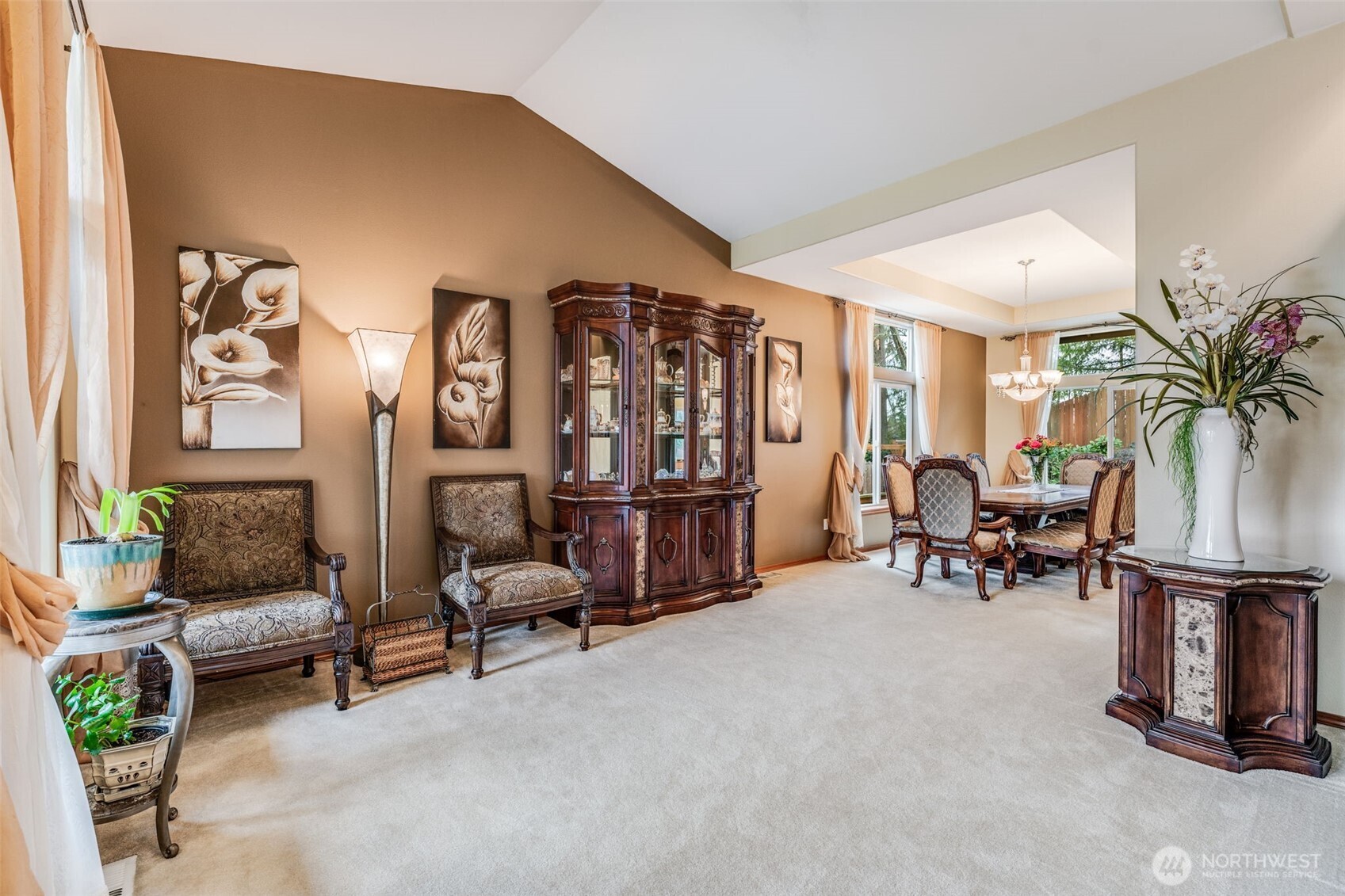 18615 13th Drive Southeast Bothell, WA 98012 - Photo 4 of 38 a living room with furniture and a potted plant
