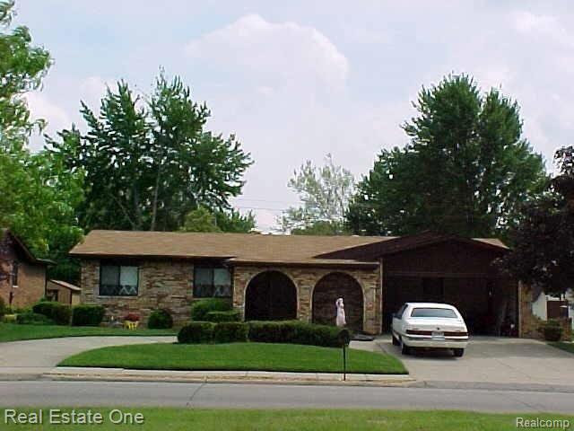 11356 Common Rd On The Boulevard