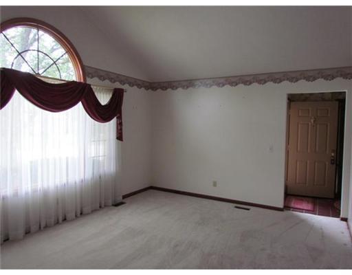 1739 Fox Ridge Drive Springfield, OH 45503 - Photo 4 of 12