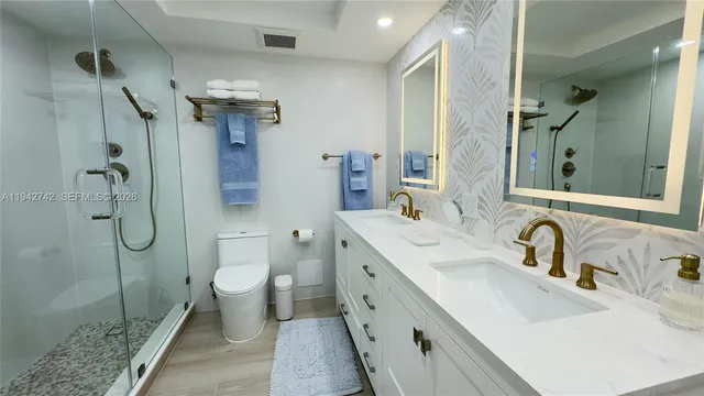 $5,800 | 5161 Collins Avenue, Unit 715, Miami Beach, FL 33140