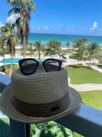 $5,800 | 5161 Collins Avenue, Unit 715, Miami Beach, FL 33140