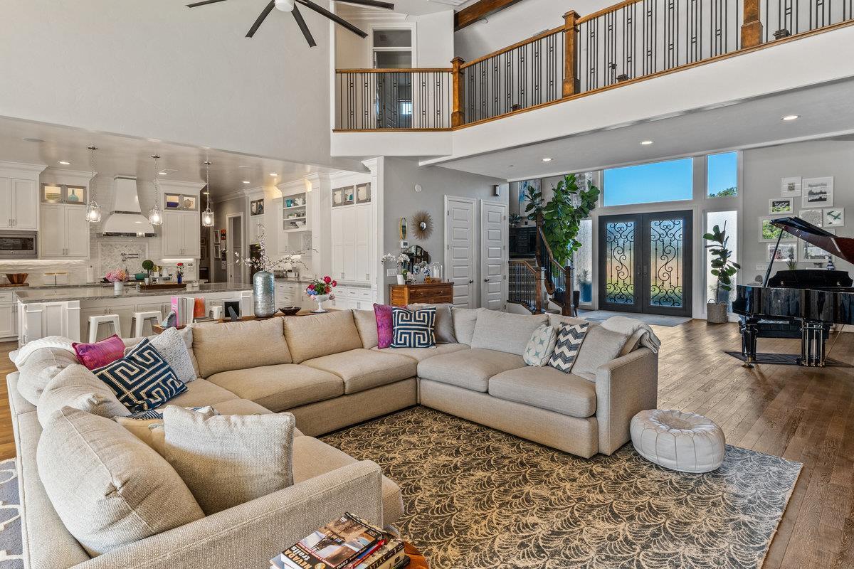 2165 West Biggs Gridley Road Gridley, CA 95948 - Photo 23 of 98 a living room with furniture and a large window