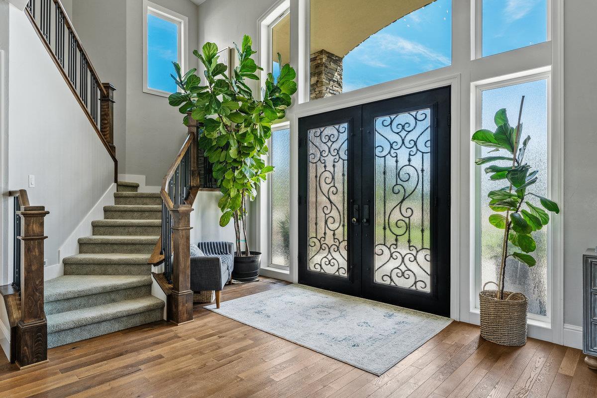 2165 West Biggs Gridley Road Gridley, CA 95948 - Photo 54 of 98 a view of entryway with paintings and wooden floor