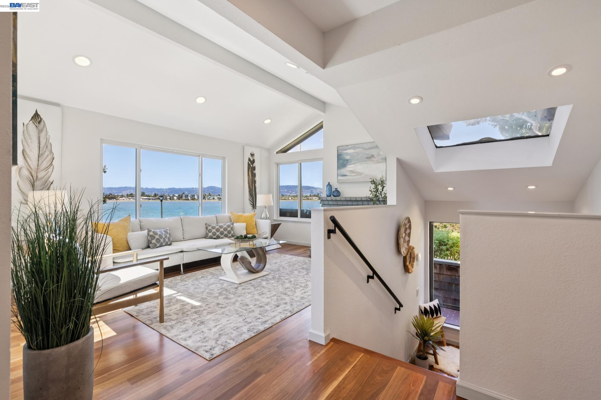 611 Harbor Road Alameda, CA 94502 - Photo 12 of 68 Gallery Image 12