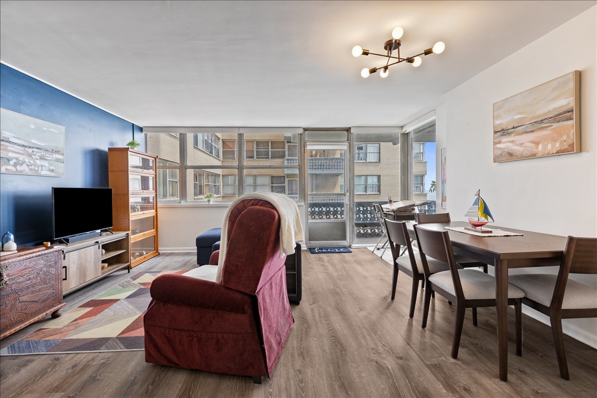 6301 North Sheridan Road, Unit 10F Chicago, IL 60660 - Photo 4 of 16