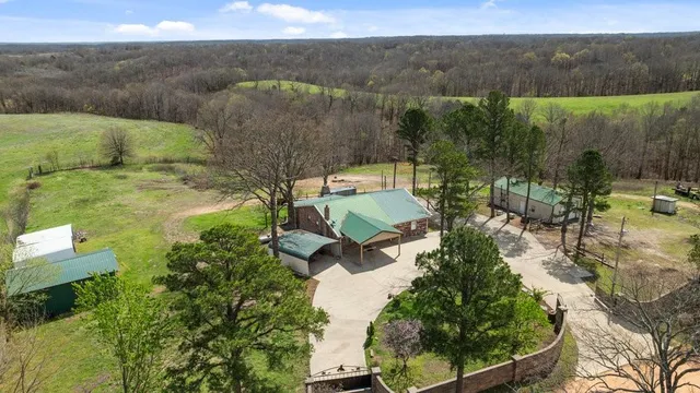 $350,000 | 327 Pendergraft Road, Noel, MO 64854