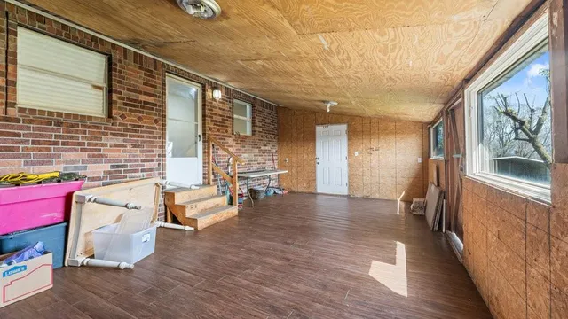 $350,000 | 327 Pendergraft Road, Noel, MO 64854