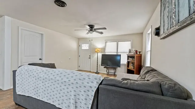 $350,000 | 327 Pendergraft Road, Noel, MO 64854