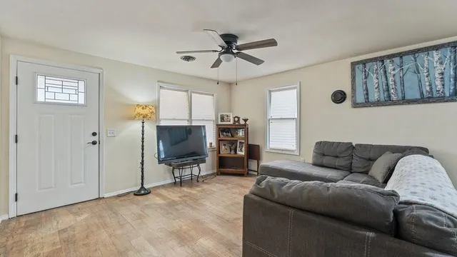 $350,000 | 327 Pendergraft Road, Noel, MO 64854