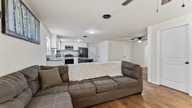 $350,000 | 327 Pendergraft Road, Noel, MO 64854