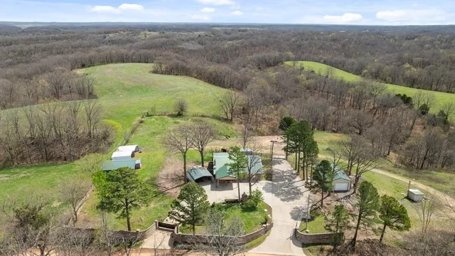$350,000 | 327 Pendergraft Road, Noel, MO 64854