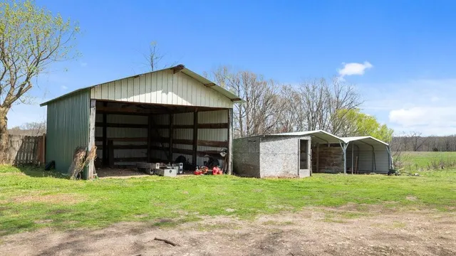 $350,000 | 327 Pendergraft Road, Noel, MO 64854