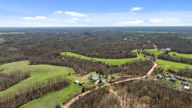 $350,000 | 327 Pendergraft Road, Noel, MO 64854