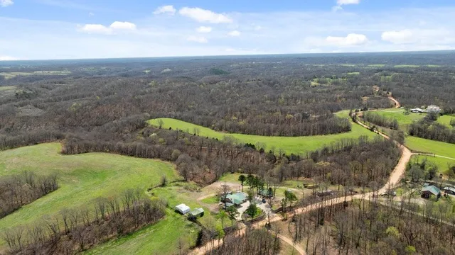 $350,000 | 327 Pendergraft Road, Noel, MO 64854