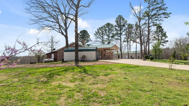 $350,000 | 327 Pendergraft Road, Noel, MO 64854