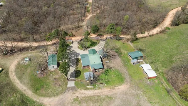 $350,000 | 327 Pendergraft Road, Noel, MO 64854