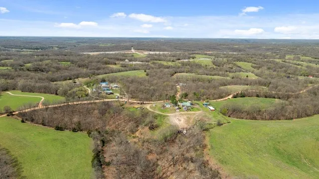 $350,000 | 327 Pendergraft Road, Noel, MO 64854