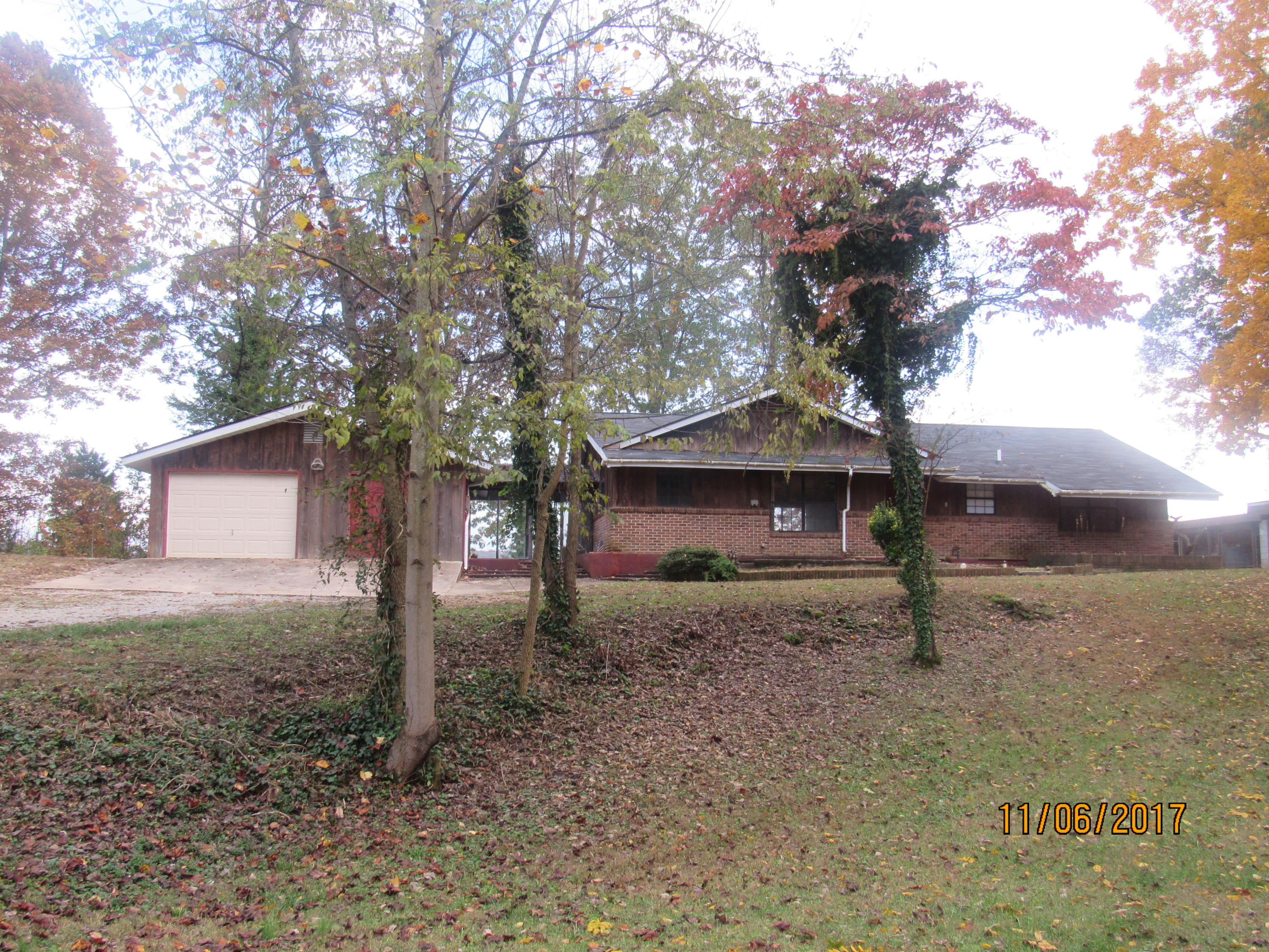 142 Rebel Road Harriman, TN 37748 - Photo 4 of 37 IMG_0918