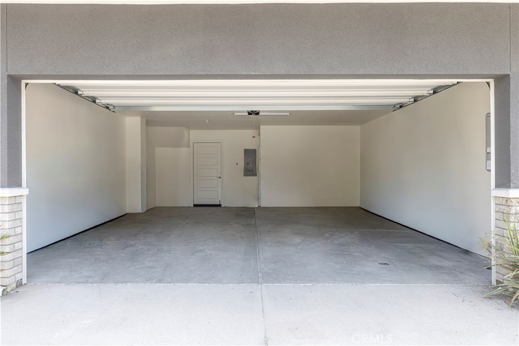 185 Steely Irvine, CA 92614 - Photo 24 of 28 a view of a room with an empty space