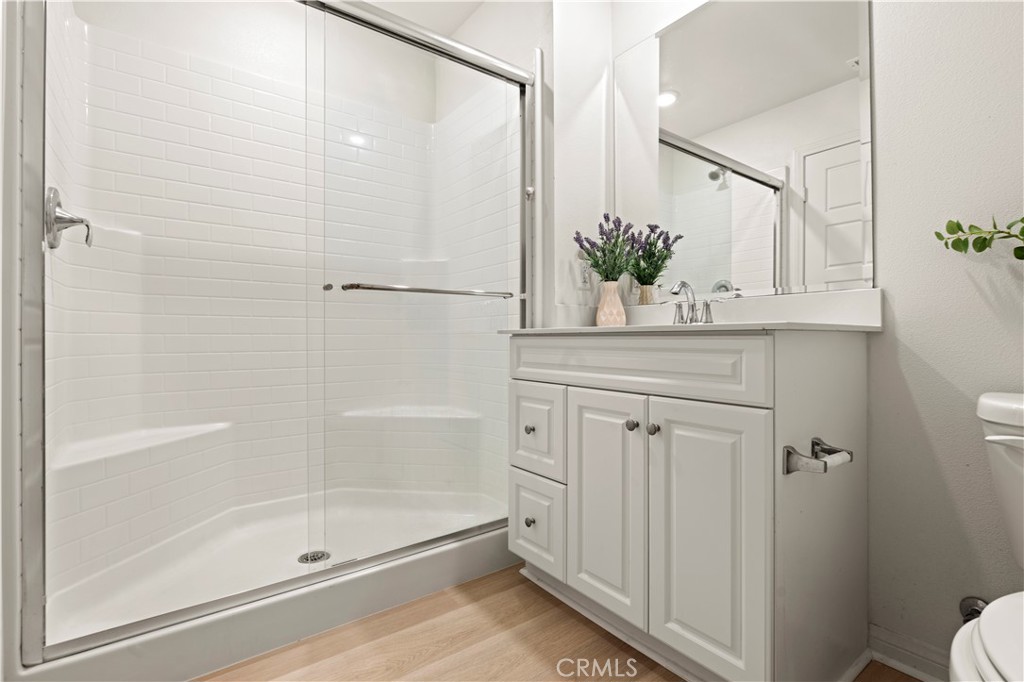 185 Steely Irvine, CA 92614 - Photo 4 of 28 a bathroom with a shower