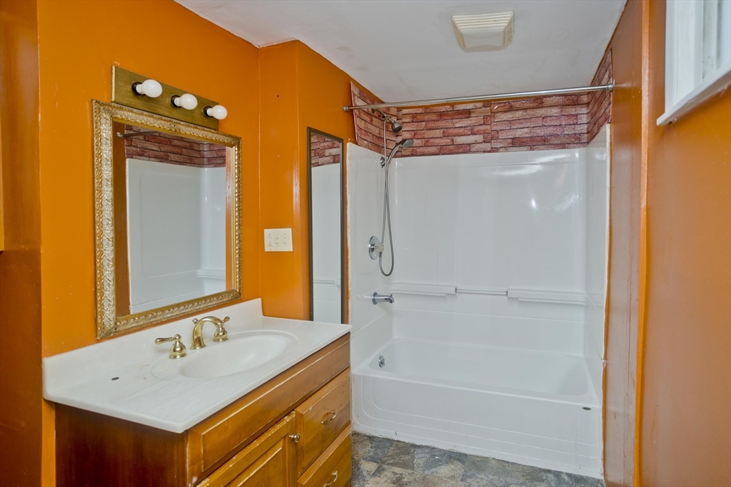 116 Amherst Street Springfield, MA 01109 - Photo 13 of 40 Gallery Image 13