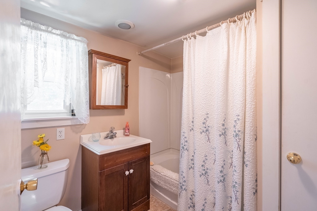 211 Ball Hill Road Princeton, MA 01541 - Photo 18 of 39