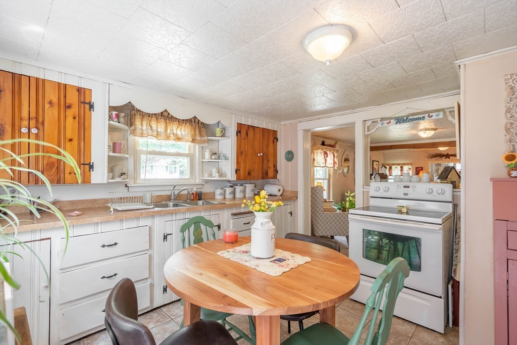 211 Ball Hill Road Princeton, MA 01541 - Photo 6 of 39