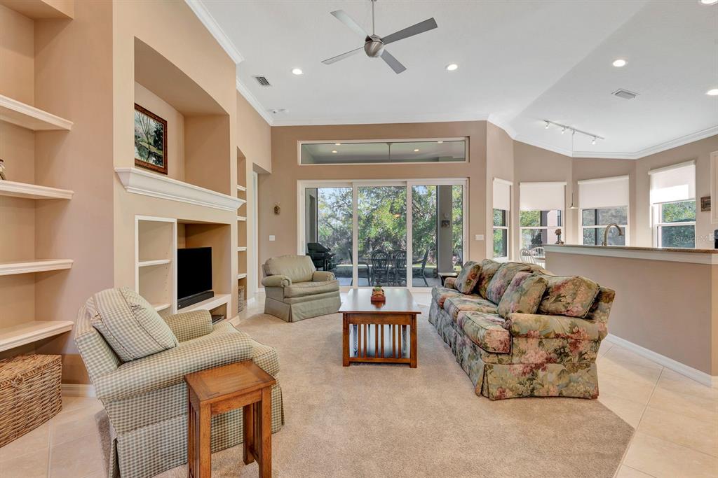 6659 Pebble Beach Way Lakewood Ranch, FL 34202 - Photo 12 of 37 Gallery Image 12
