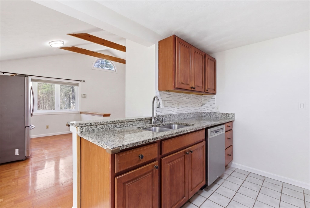 10 Avila Road Billerica, MA 01821 - Photo 12 of 31