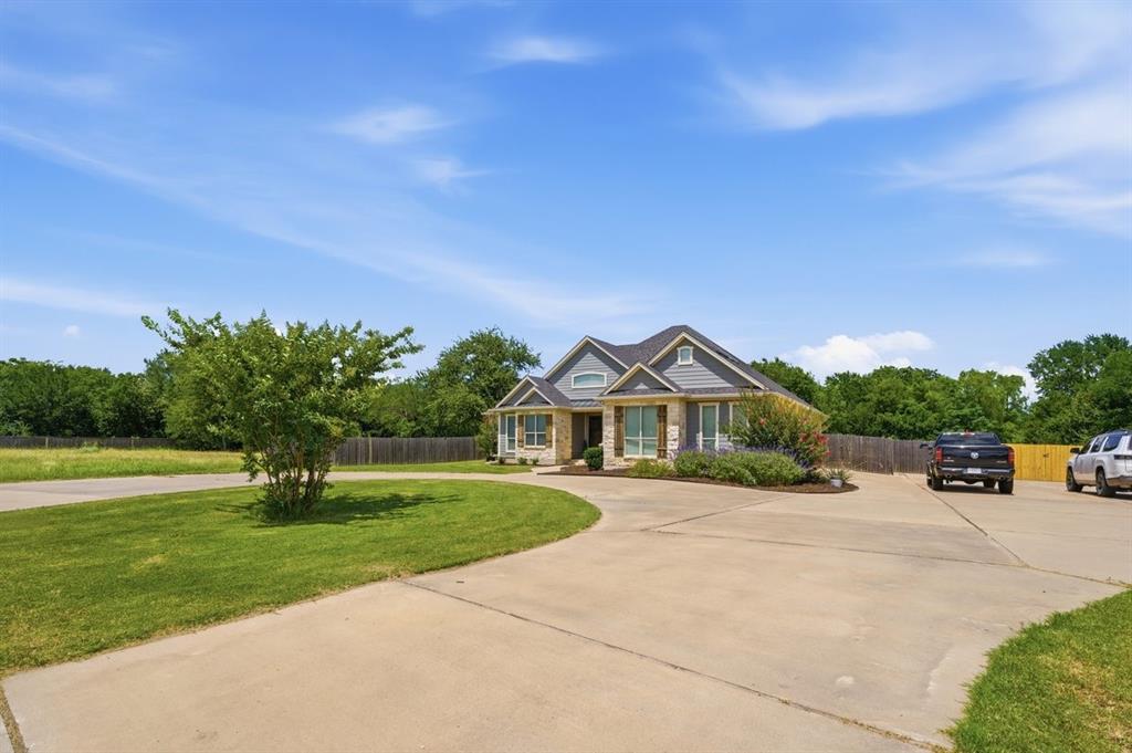 8 Freedom Court Waco, TX 76708 - Photo 3 of 33