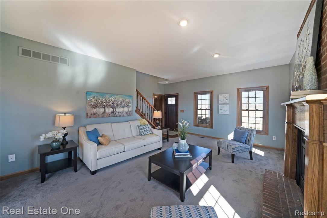 11399 Masters Road Memphis, MI 48041 - Photo 5 of 35 5 Living Room.jpg