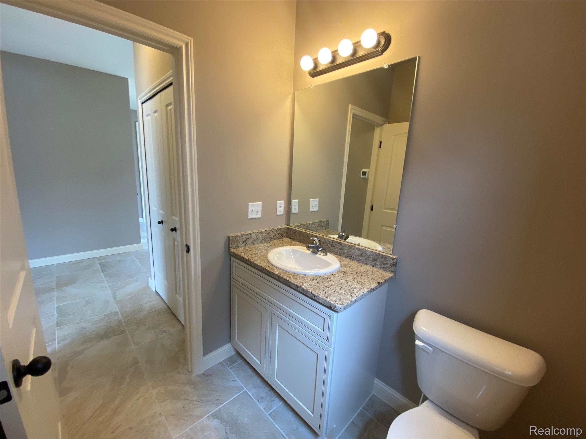 23839 Ravenswood Road Macomb, MI 48042 - Photo 4 of 17 IMG_1977.JPG