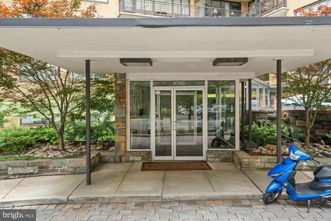 a view of a building with outdoor space