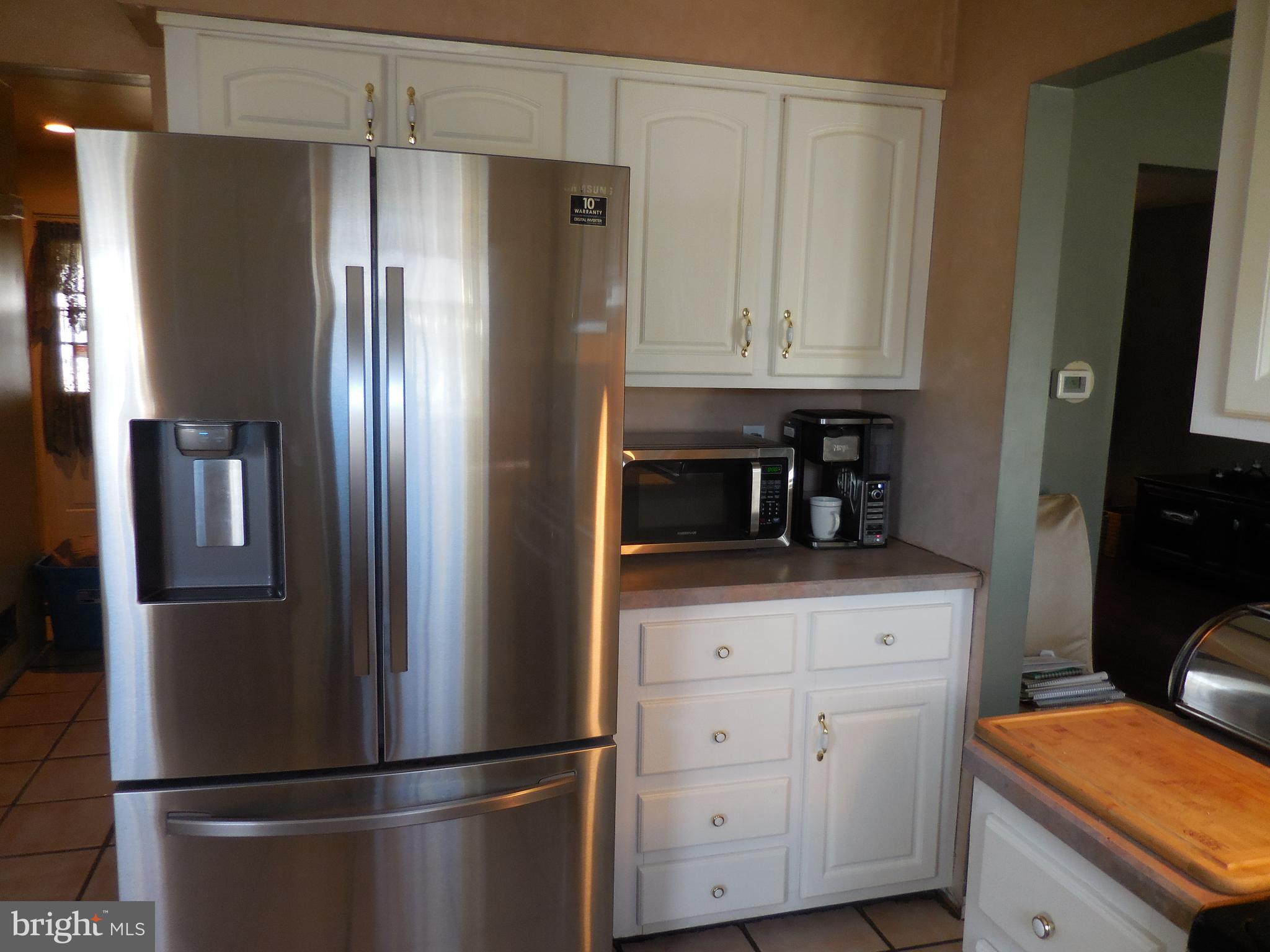 650 Yardville Hamilton Square Road Hamilton, NJ 08691 - Photo 4 of 14 Gallery Image 4