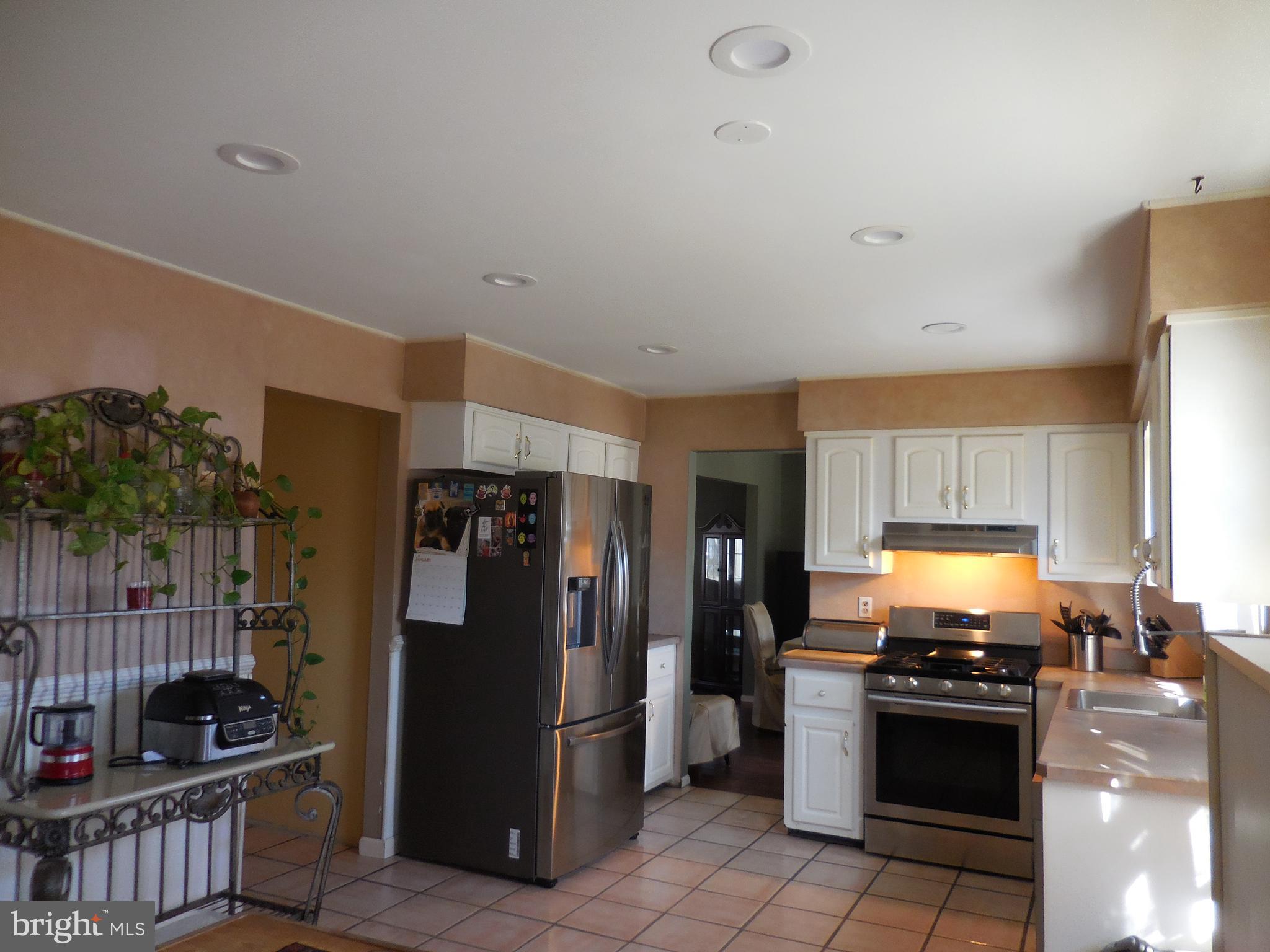 650 Yardville Hamilton Square Road Hamilton, NJ 08691 - Photo 5 of 14 Gallery Image 5