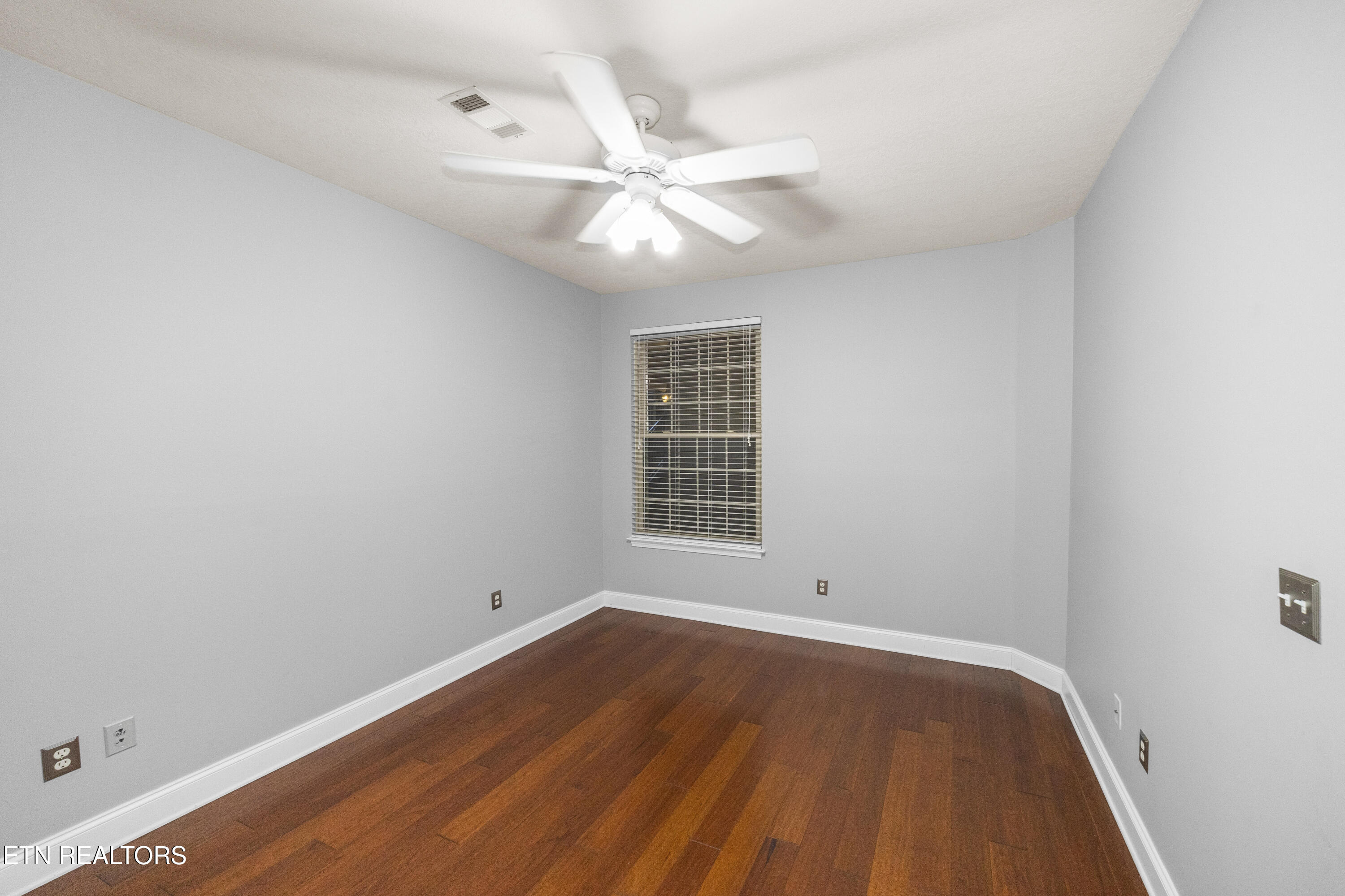 565 Rarity Bay Parkway, Unit 102 Vonore, TN 37885 - Photo 14 of 40 L40A4555