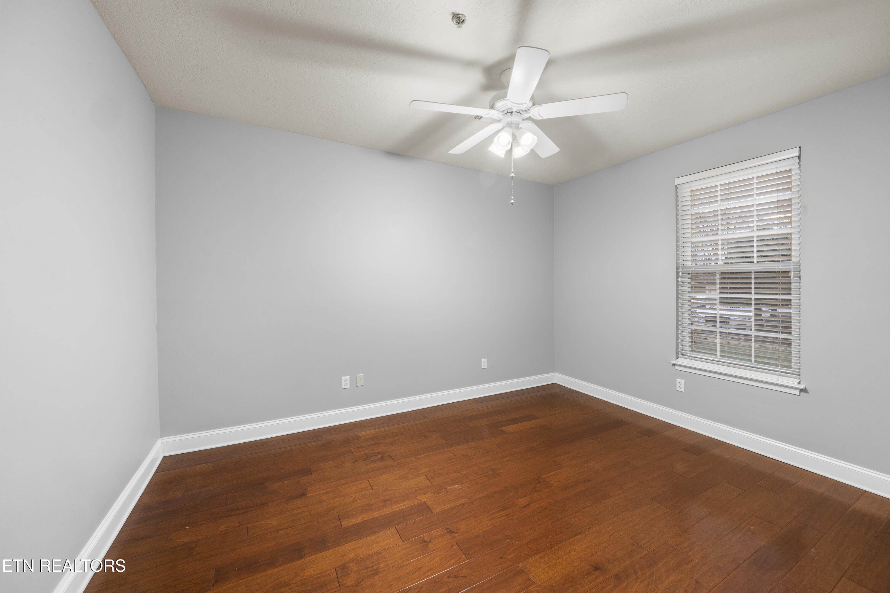 565 Rarity Bay Parkway, Unit 102 Vonore, TN 37885 - Photo 17 of 40 L40A4499