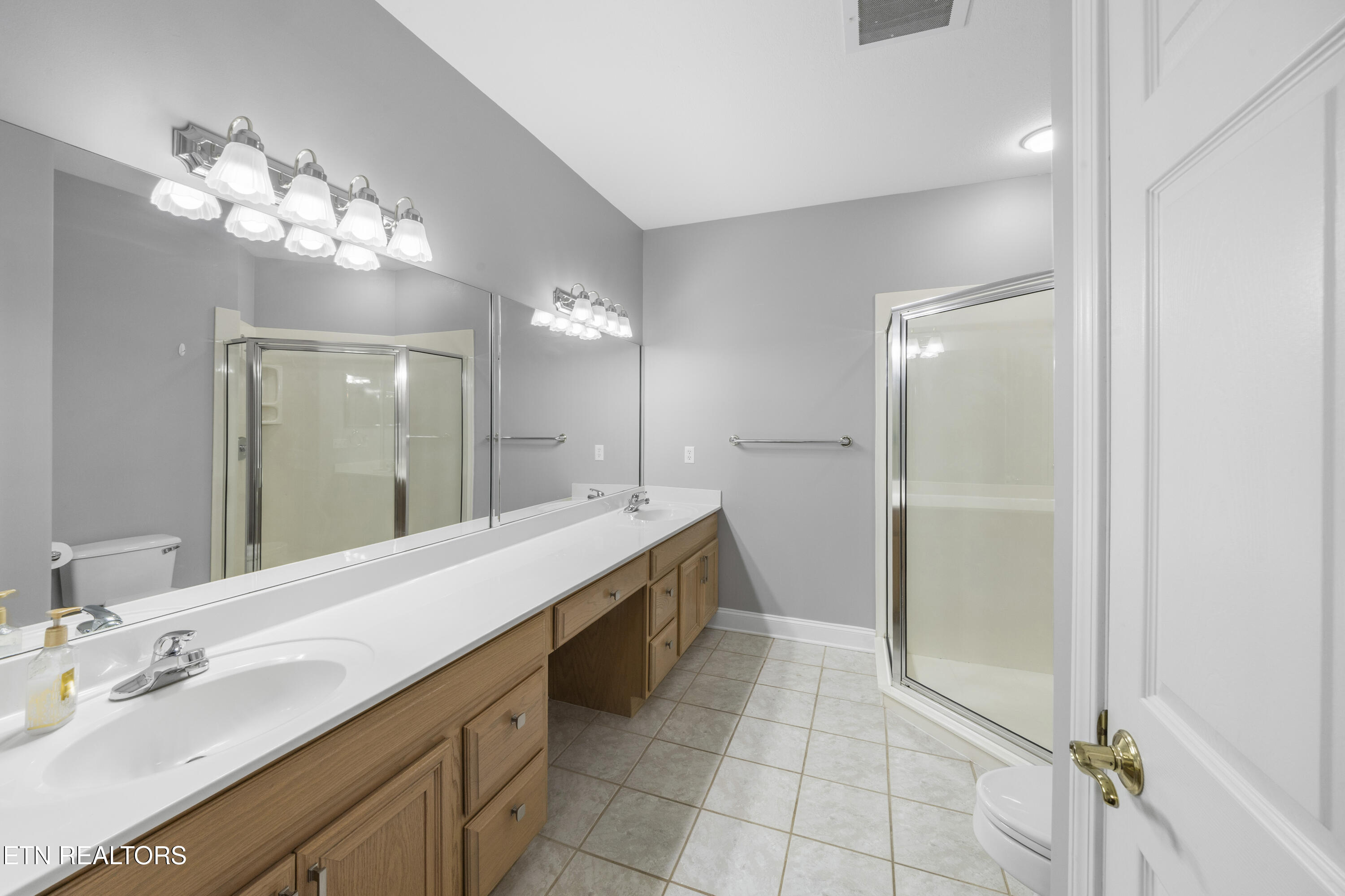 565 Rarity Bay Parkway, Unit 102 Vonore, TN 37885 - Photo 23 of 40 L40A4523