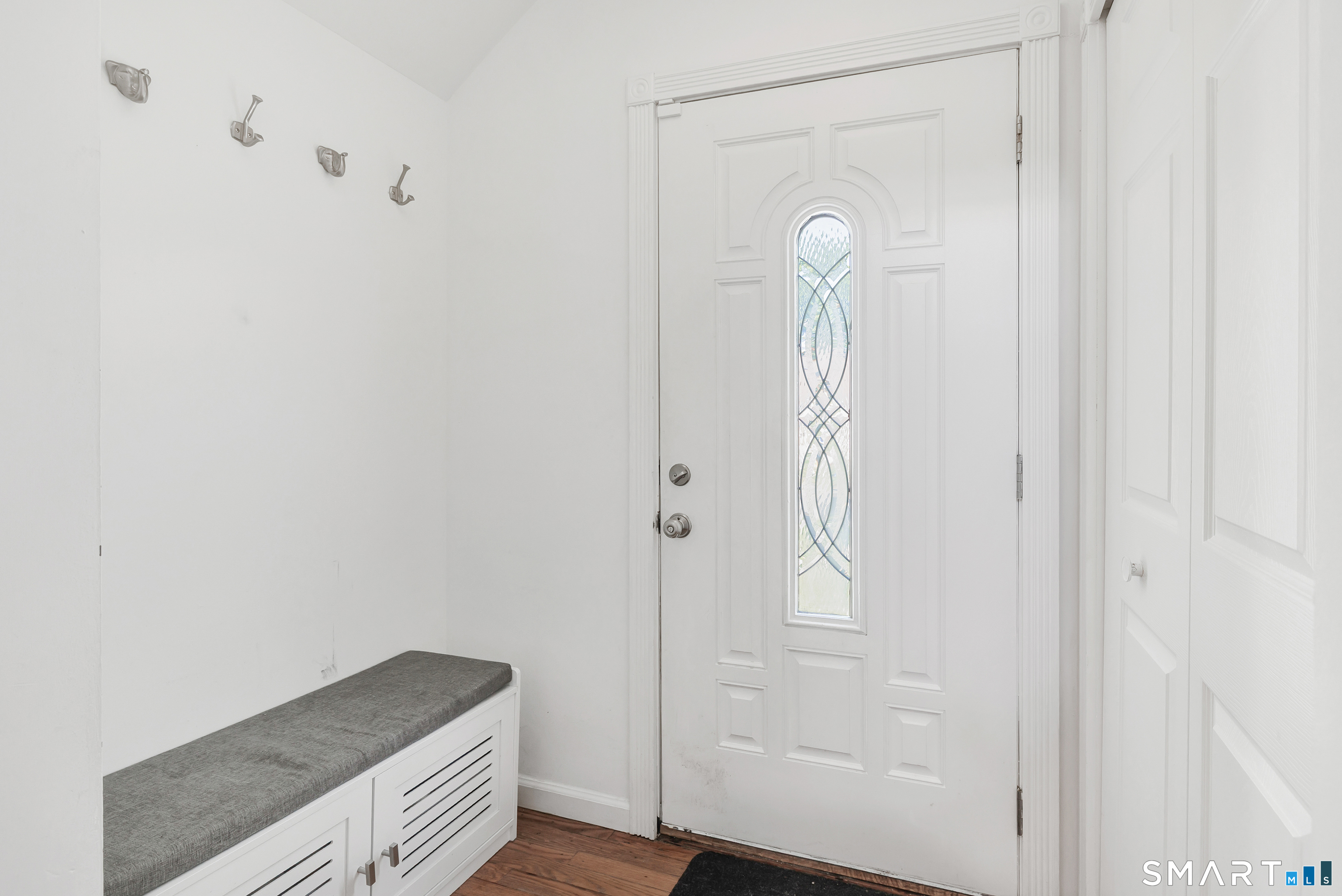 83 Stonybrook Road Stratford, CT 06614 - Photo 3 of 38