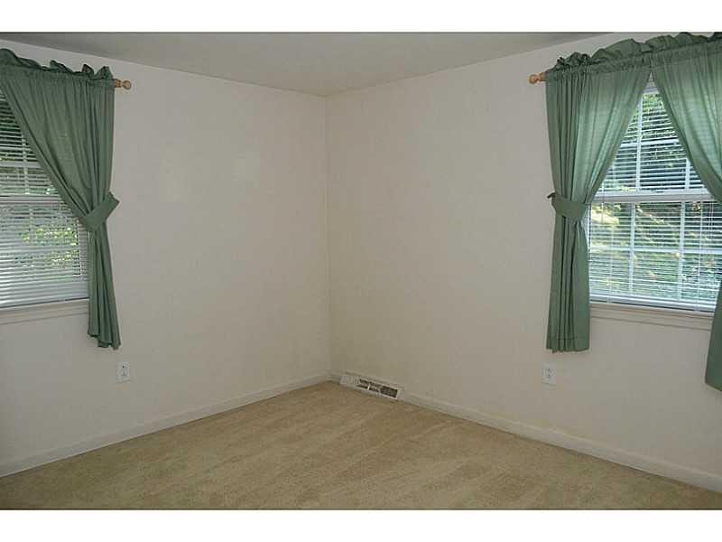 125 Berwyn Road Pittsburgh, PA 15237 - Photo 11 of 16 Bedroom.