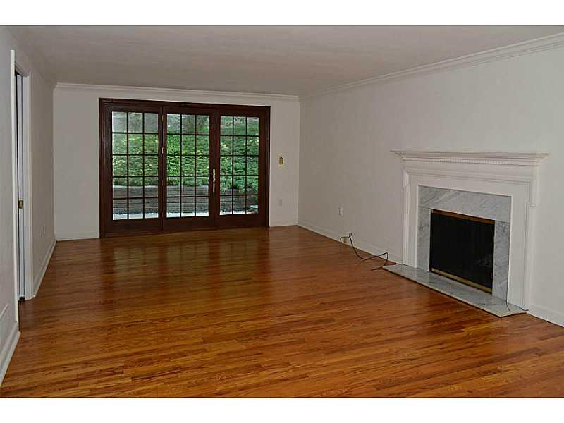 125 Berwyn Road Pittsburgh, PA 15237 - Photo 3 of 16 Living Room.