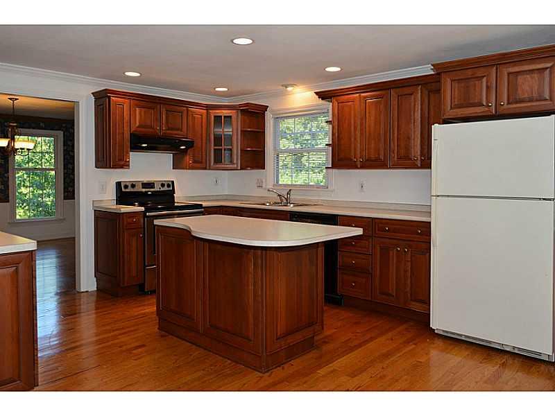 125 Berwyn Road Pittsburgh, PA 15237 - Photo 5 of 16 Kitchen.