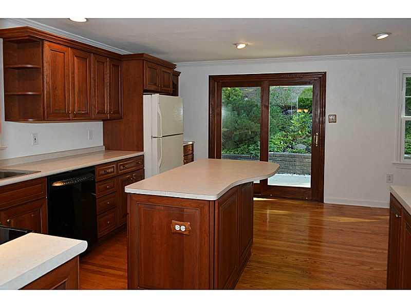 125 Berwyn Road Pittsburgh, PA 15237 - Photo 6 of 16 Kitchen.
