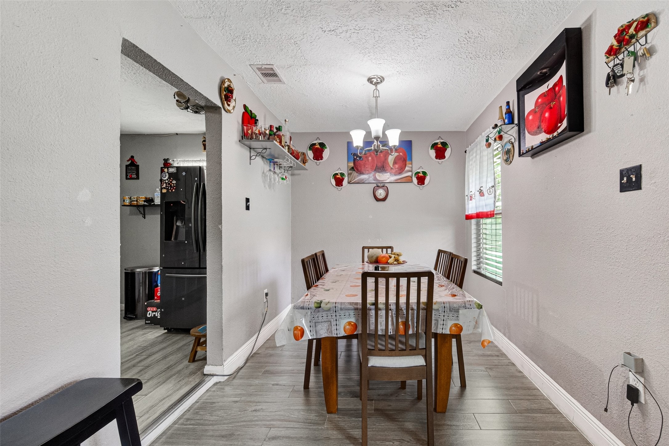 2402 Raymond Street Pasadena, TX 77506 - Photo 9 of 33