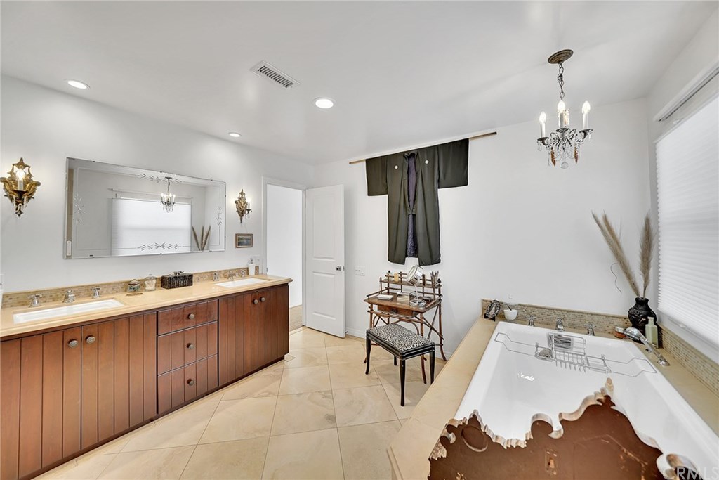 437 Cabrillo Street Costa Mesa, CA 92627 - Photo 16 of 32