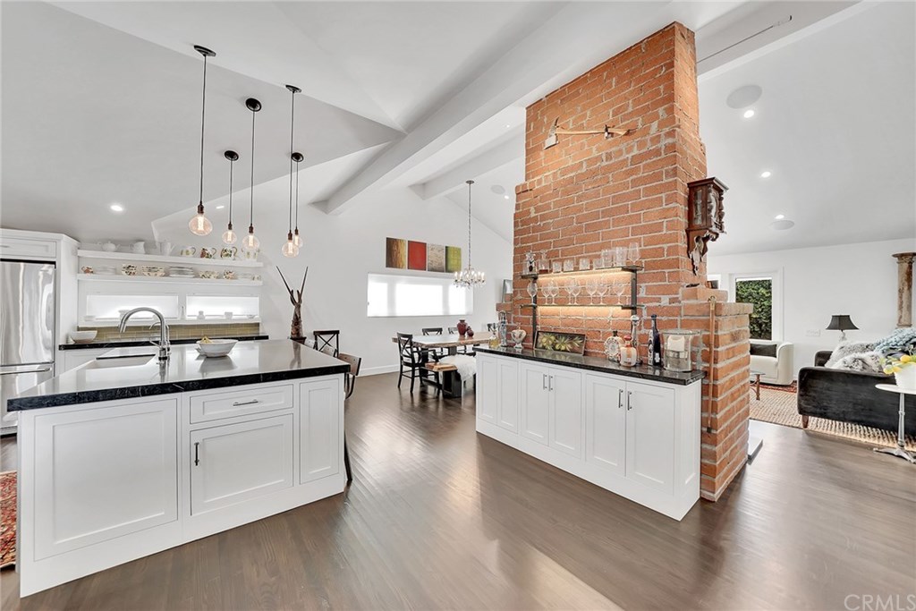 437 Cabrillo Street Costa Mesa, CA 92627 - Photo 10 of 32