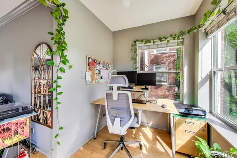 $269,900 | 4544 North Sacramento Avenue, Unit 2, Chicago, IL 60625