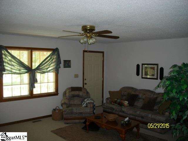 318 Gardenview Drive Inman, SC 29349 - Photo 2 of 12 Gallery Image 2